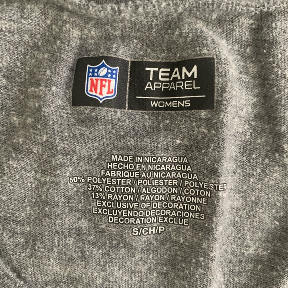 Buffalo Bills women’s small fitted v neck tee - Picture 3 of 3